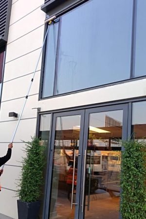 windows cleaning dubai uae 1